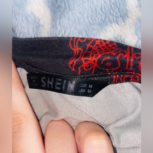 I am selling a Shein crop top. - Picture 4 of 4